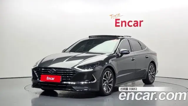 Hyundai Sonata 2019 — Фото 1/20