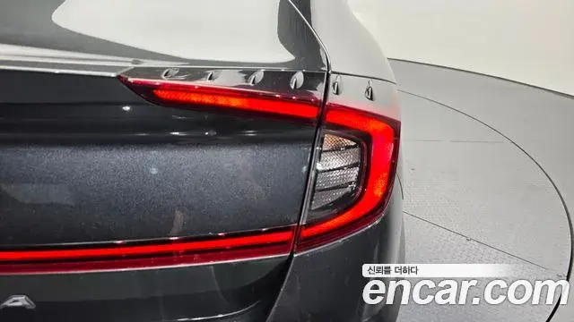Hyundai Sonata Hybrid 2019 — ფოტო 32/35