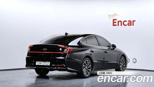 Hyundai Sonata 2023 — Фото 2/20