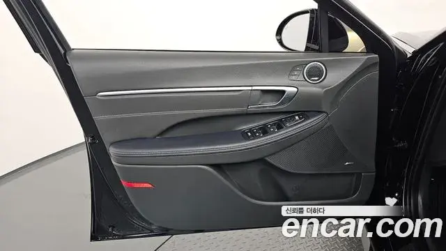 Hyundai Sonata Hybrid 2023 — ფოტო 12/38