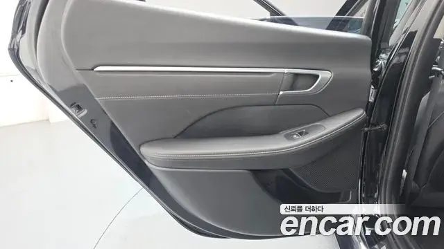 Hyundai Sonata Hybrid 2022 — ფოტო 15/31