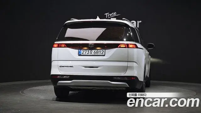 Kia Carnival 2020 — Фото 3/20