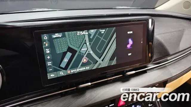Kia Carnival 2020 — Фото 12/20