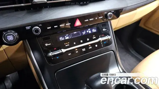 Kia Carnival 2020 — Фото 15/20