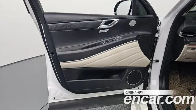 Genesis GV80 2023 — Şəkil 19/31