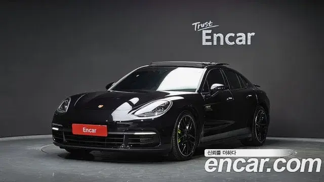 Porsche Panamera 2020 — ფოტო 7/31