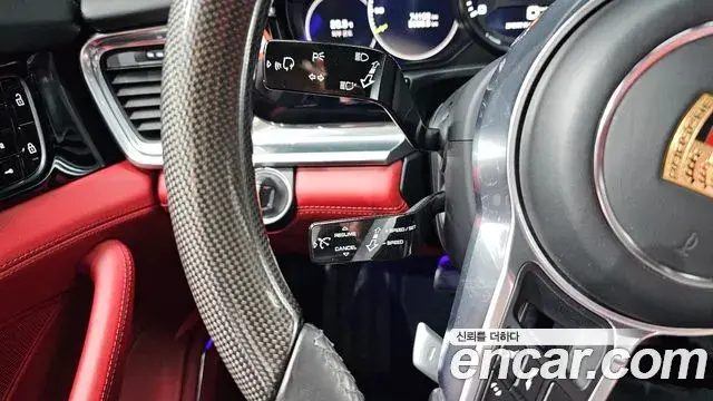 Porsche Panamera 2020 — ფოტო 1/31