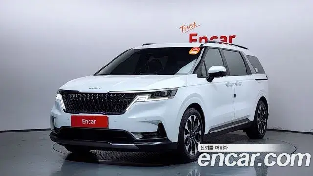 Kia Carnival 2023 — Фото 1/20