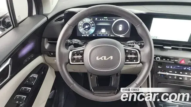 Kia Carnival 2023 — Фото 14/20