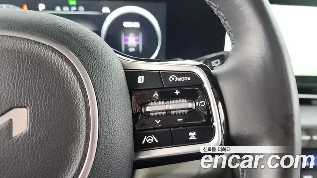 Kia Carnival 2023 — Фото 17/20