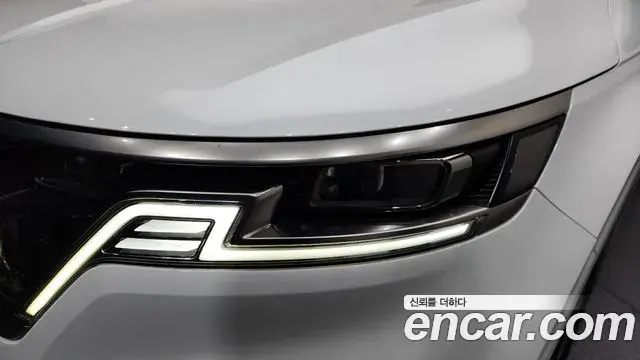 Kia Carnival 2023 — Photo 24/35