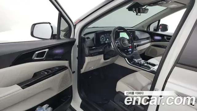 Kia Carnival 2023 — Photo 20/35