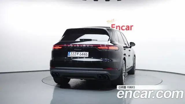 Porsche Cayenne 2022 — ფოტო 1/20