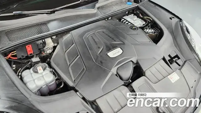 Porsche Cayenne 2022 — ფოტო 6/20