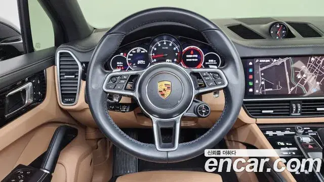 Porsche Cayenne 2022 — ფოტო 13/20