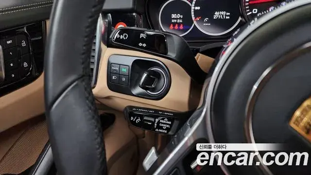 Porsche Cayenne 2022 — ფოტო 10/20