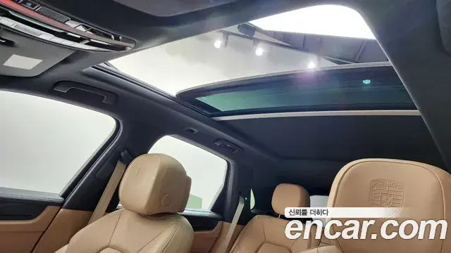 Porsche Cayenne 2022 — ფოტო 15/20