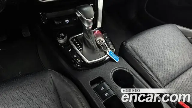 Kia Seltos 2021 — Şəkil 29/31