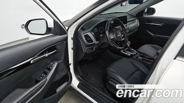 Kia Seltos 2021 — Şəkil 18/31