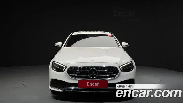 Mercedes-Benz E-Class 2022 — Şəkil 25/33