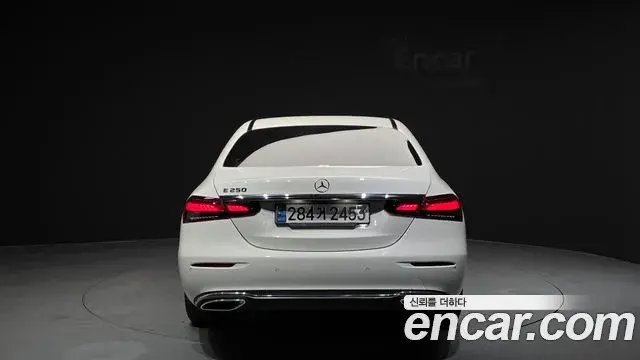 Mercedes-Benz E-Class 2022 — Şəkil 1/33