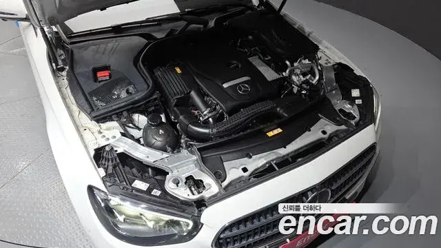 Mercedes-Benz E-Class 2022 — Şəkil 20/33