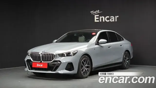BMW 5 Series 2025 — Photo 14/20