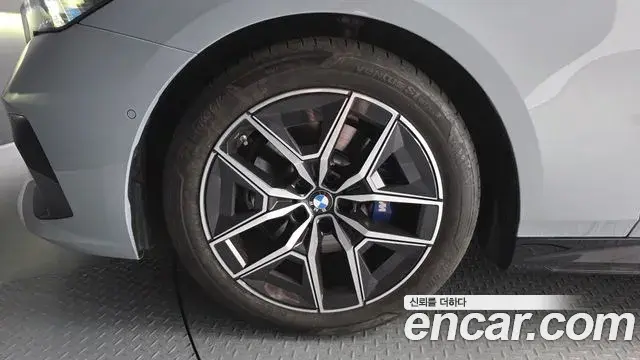 BMW 5 Series 2025 — Photo 16/20