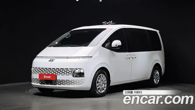 Hyundai Staria 2022 — Photo 1/20