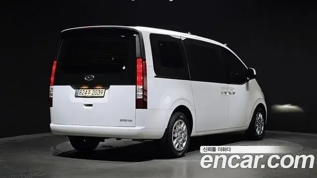 Hyundai Staria 2022 — Photo 2/20
