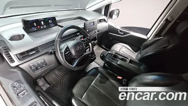 Hyundai Staria 2022 — Photo 7/20