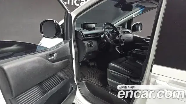 Hyundai Staria 2022 — Photo 10/20