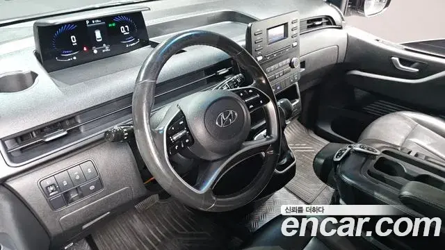Hyundai Staria 2022 — Photo 13/20