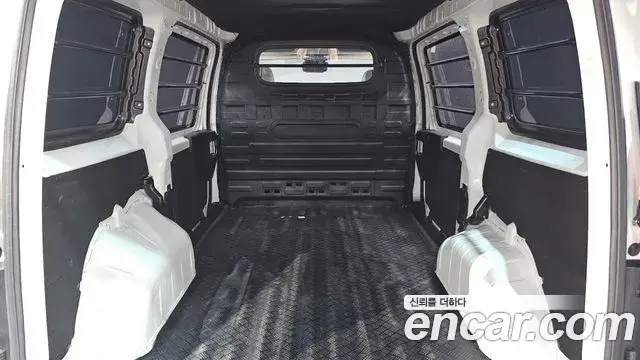 Hyundai Staria 2022 — Photo 18/20