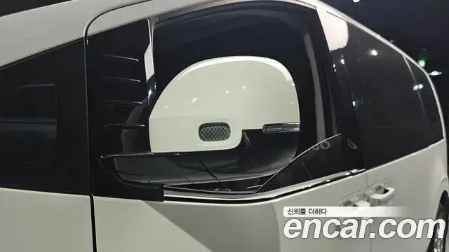 Hyundai Staria 2022 — Photo 19/20