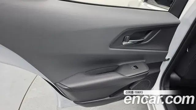 Toyota Prius 2025 — Şəkil 9/31
