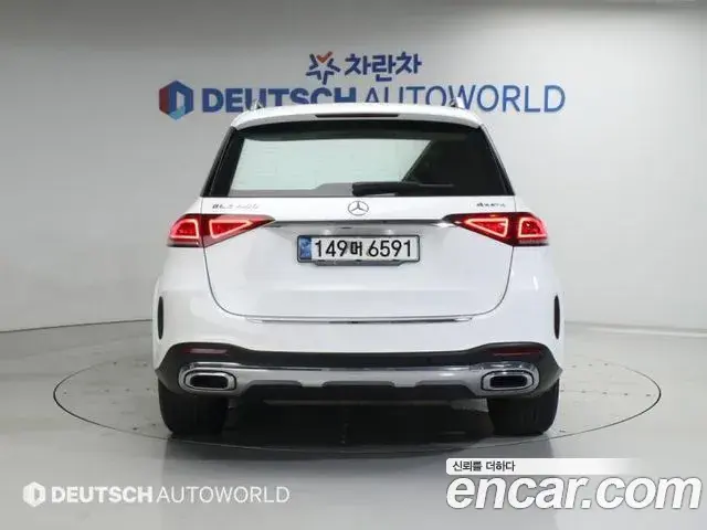 Mercedes-Benz GLE-Class 2020 — Photo 8/20