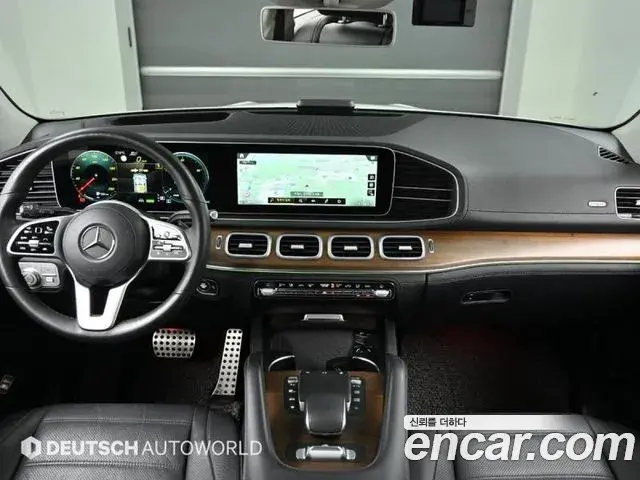 Mercedes-Benz GLE-Class 2020 — Photo 13/20