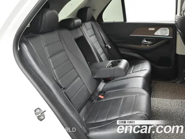Mercedes-Benz GLE-Class 2020 — Photo 12/20