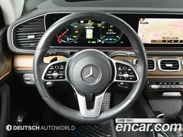 Mercedes-Benz GLE-Class 2020 — Photo 18/20