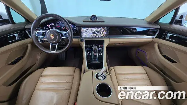 Porsche Panamera 2018 — Photo 30/31
