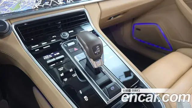 Porsche Panamera 2018 — Photo 31/31