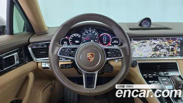 Porsche Panamera 2018 — Photo 27/31