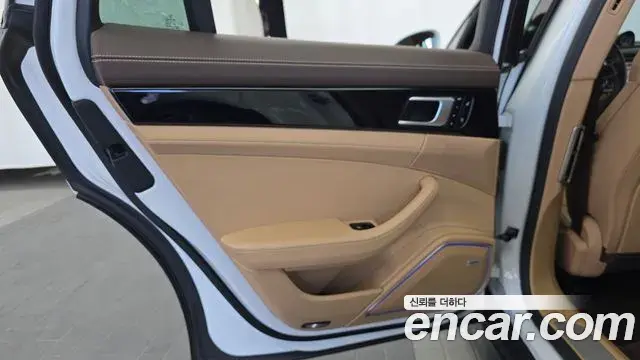 Porsche Panamera 2018 — Photo 3/31