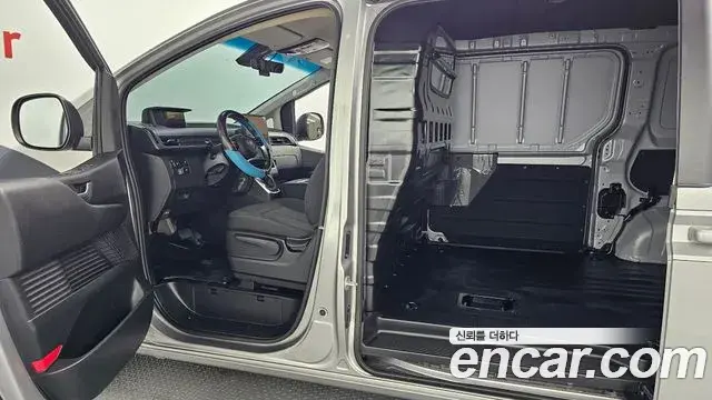 Hyundai Staria 2024 — Photo 24/30