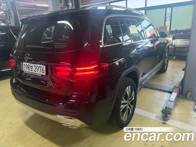 Mercedes-Benz GLB-Class 2025 — Photo 4/10