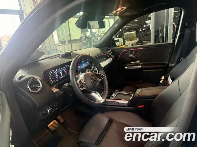 Mercedes-Benz GLB-Class 2025 — Photo 10/10