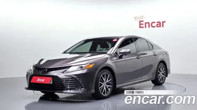 Toyota Camry 2024 — Şəkil 19/33