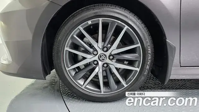 Toyota Camry 2024 — Şəkil 12/33