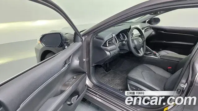 Toyota Camry 2024 — Şəkil 1/33